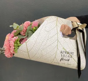 Flower Decoration Carrier Bag Custom Printing Florist Wrapping Paper Waterproof Flower Carry Bag Paper