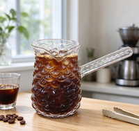 Carafe à café en verre à motif écailles de poisson avec poignée latérale, théière en verre borosilicate texturé résistant à la chaleur pour la maison et le café