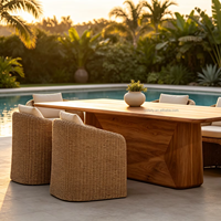 Ensemble de table et chaises de jardin sculpturales FERLY en corde tressée, couleur teck, taille et couleur personnalisables