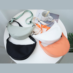 Sac à bandoulière personnalisé en croissant de nylon pour femmes sac à bandoulière décontracté en forme de boulette sac de couleur unie sous les bras pour les femmes - Product Image 2