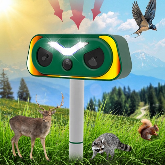 Saijzek OEM/ODM New Arrival Outdoor Farm Motion Activated Wild Animal Monkey Bird Cat Repeller Ultrasonic Solar Animal Repeller