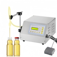 Machine de remplissage de liquides électrique commerciale, facile à utiliser pour l'eau, l'huile, le jus, la bière, les sodas