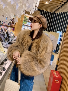 Abrigo de Piel de Mapache Finlandés de Invierno YR1192 para Mujer, Chaqueta Corta de Piel Auténtica, Prenda Exterior de Lujo - Product Image 3