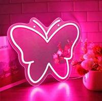 Conception personnalisée de la coiffeuse Smart Touch Light Miroir mural pour barbier Miroir de salle de bain à LED RVB en forme de chat pour le maquillage du petit chat