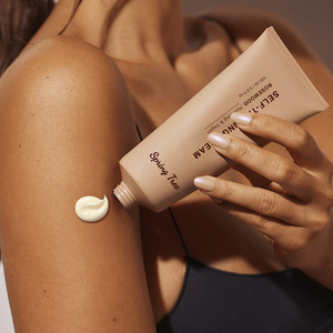 Lotion Bronzante Autobronzante Biologique Marque Blanche pour le Corps et le Visage Hydratante - Product Image 1
