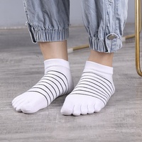 Chaussettes courtes en coton rayées antidérapantes à 5 orteils pour femmes, vente en gros