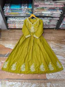 Elegante Vestido Anarkali Verde Oliva para Mujer, Vestido Étnico Bordado de Tres Piezas para Bodas y Fiestas, Diseño Indio - Product Image 6
