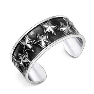 Bracelet ouvert large en acier titane pour homme, style punk rétro européen et américain, avec étoile à cinq branches SZ042 - Product Image 5