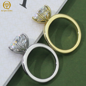Bague classique pour femme à coupe ronde, design minimaliste, or blanc/or 18 carats - Product Image 2