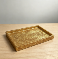 Plateau de rangement rectangulaire long en résine dorée scintillante pour salle de bain et cuisine, idéal pour parfums, bijoux et cosmétiques, décoration de comptoir de luxe