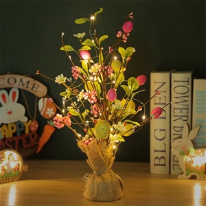 Décoration de bureau LANJO : Mini-arbre artificiel avec branches de tulipes et œufs de Pâques pastel pour l'affichage des fêtes de printemps et de Pâques - Product Image 1