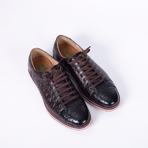 Chaussures de ville et de travail vertes pour hommes, peintes à la main, semelle en caoutchouc, respirantes, en cuir gaufré de luxe, pour la marche et le style décontracté professionnel - Product Image 6