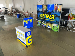 Mesa de exhibición ligera y portátil, adecuada para diversas ocasiones de feria comercial, personalizable y fácil de montar - Product Image 6