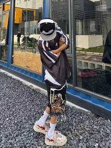 شورت جينز جديد للرجال بمقاسات كبيرة بأسلوب الهيب هوب والملابس الشبابية مع تفاصيل ممزقة - Product Image 4