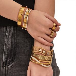 สายนาฬิกาข้อมือสแตนเลสสตีลแบบกลวง Mili Cross-Border ลาย CHARM หัวเข็มขัดเรียบง่าย ประดับเพชรซิร์คอน ชุบทองคำแท้ 18K - Product Image 1