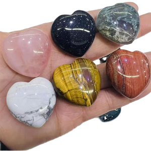 Décoration Cœur en Cristal en Gros pour la Maison, Cadeau et Ornement de Table – Magnifique Cœur Gonflé Sculpté à la Main – Vente en Gros - Product Image 1