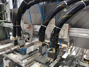 אקדח דבק חם חשמלי אוטומטי של Weleo, עיצוב מודולרי, לאריזות עץ, דרגת מזון, דיוק גבוה, תפוקה גבוהה - Product Image 2