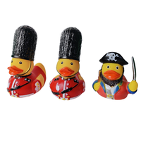Jouets de bain pour bébés en caoutchouc personnalisés Royal Guards Pirates, jouets de bain uniques pour enfants avec des motifs amusants