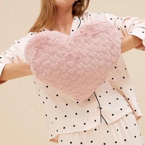 Gối Nhồi Bông Hình Trái Tim 3D Siêu Mềm Lông Thỏ Cuddly Quà Tặng Trang Trí Nhà Cửa Ấm Cúng & Ấm Áp Cho Người Thân Valentine - Product Image 2