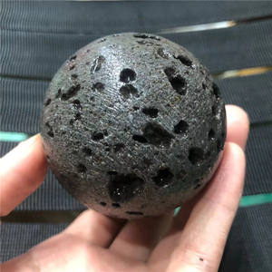 Nouveautés Cristaux de guérison en pierre volcanique Sphère Pierre de lave noire naturelle Boule de cristal pour la décoration de la maison - Product Image 4