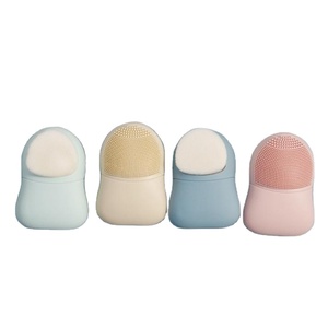 แปรงทำความสะอาดผิวหน้าแบบซิลิโคน 2 in 1 พกพาสะดวก ใช้ได้สองด้าน รุ่นขายดี - Product Image 1