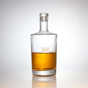 Botellas <span class=keywords><strong>de</strong></span> licor feminizadas únicas Botella <span class=keywords><strong>de</strong></span> vidrio curvada delgada adecuada para Vodka Whisky Tequila Brandy Rum <span class=keywords><strong>Gin</strong></span> Cocktail Bars - Product Image 5