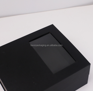 FAVORCRAFTS Caja <span class=keywords><strong>de</strong></span> Regalo Rígida con Forma <span class=keywords><strong>de</strong></span> <span class=keywords><strong>Libro</strong></span> y Ventana Abatible, Negra Texturizada, Personalizada y <span class=keywords><strong>de</strong></span> Primera Calidad para Joyería - Product Image 2