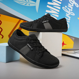 Scarpe Unisex <span class=keywords><strong>per</strong></span> Esterni a Calzata Larga, Leggere e Traspiranti con Fodera <span class=keywords><strong>in</strong></span> Rete e Suola <span class=keywords><strong>in</strong></span> Gomma, Prodotte <span class=keywords><strong>in</strong></span> Cina <span class=keywords><strong>per</strong></span> Vendita all'Ingrosso Transfrontaliera - Product Image 1