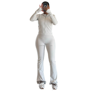 Conjunto de Pantalones Ajustados y Chaqueta con Capucha, Ropa de Yoga Personalizada para Mujer, Conjunto de Entrenamiento de Dos Piezas Ajustado con Cremallera - Product Image 2