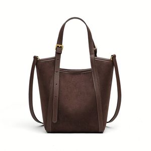 Sac Messager Unisexe en Cuir Véritable Fait Main Style Vintage Bohème pour Usage Professionnel Décontracté avec Fermeture Éclair - Product Image 5