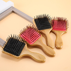 Cepillo de Pelo de Bambú con Cojín Cuadrado para Masaje del Cuero Cabelludo y Cuidado del Cabello con Mango de Bambú - Product Image 1