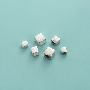 <span class=keywords><strong>Perline</strong></span> Cubiche da 4mm 5mm 6mm in <span class=keywords><strong>Argento</strong></span> Sterling <span class=keywords><strong>925</strong></span> Massiccio, Distanziatori Quadrati per Kit Fai-da-Te per Braccialetti - Product Image 1