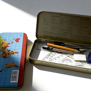 Juego de 9 Piezas de Material Escolar de Geometría Profesional a Precio de Mayoreo, con Lápiz, Regla y Compás para Dibujo - Product Image 2