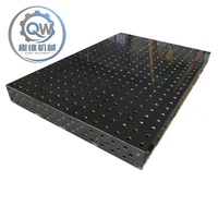 Table de soudage en fonte flexible 3D réglable, plateforme haute précision avec composants de positionnement pour l'utilisation en usine de fabrication métallique