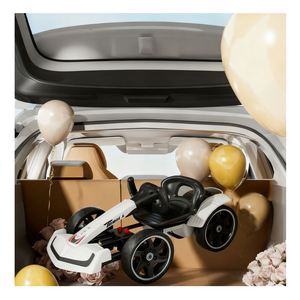 Coche de Juguete Moderno con Control Remoto, Equipado con Bluetooth, Luces, Alerón Blanco y Batería Confiable de 6V4.5 - Product Image 4