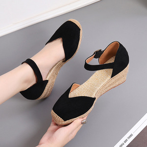 Sandales <span class=keywords><strong>compensées</strong></span> en daim beige pour femmes, 6 cm, vente en gros - <span class=keywords><strong>Bout</strong></span> <span class=keywords><strong>fermé</strong></span>, semelle espadrille, bride réglable, plateforme confortable pour l'été - Product Image 2