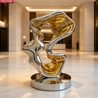 Sculpture abstraite torsadée YOUFINE en acier inoxydable poli miroir, surface intérieure dorée, art métallique moderne pour hall et place publique