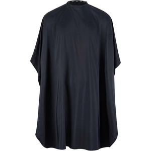 Cape de Salon Noire Personnalisée avec Logo, en Polyester, pour Barbier, Tablier Professionnel pour la Coupe de Cheveux, Vente en Gros - Product Image 1