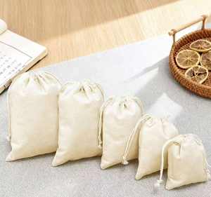 Bolsa de Joyería Ecológica de Lona de Algodón Suave, Color Beige Natural, Logotipo Personalizado, Bolsa de Compras Antipolvo - Product Image 6