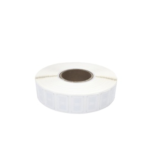 Etiqueta Adhesiva RFID UHF Personalizada y Duradera para Gestión Logística Minorista y Ropa U8 U9 - Product Image 1