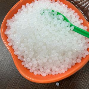 ราคาขายส่ง LLDPE รุ่น LLDPE 6301XR ซีรีส์ วัสดุผสมสำหรับสายไฟและเคเบิล MFR5 เม็ดพลาสติกคุณภาพสูงสำหรับทำฝาขวด - Product Image 1