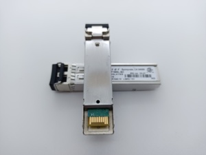740-011613 Finisar FTLF8519P2BNL-J1 Juniper Networks 740-011613 โมดูลออปติคอล SFP 1.25Gbps 850nm 500m 740-011613 Finisar FTLF85 - Product Image 6