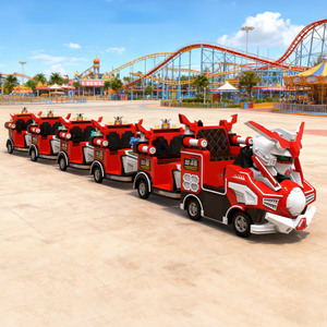 รถไฟต่อสู้หุ่นยนต์สีแดงแบบกำหนดเองสไตล์กันดั้ม พร้อมจอ LCD ขนาด 27 นิ้วแบบอินเทอร์แอคทีฟ สำหรับใช้ในสวนสนุก ห้างสรรพสินค้า และโรงเรียน - Product Image 4