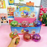 Boule anti-stress souple en gel de 8,5 cm en forme de boulette de Noël avec perles scintillantes, jouet sensoriel pour enfants, cadeau de fête