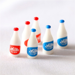 Bouteilles de lait miniatures en résine moulée, réalistes, pour maison de poupée, accessoires A1-10-65, accessoires <span class=keywords><strong>photo</strong></span> pour poupées, maison de poupée DIY, vente en gros - Product Image 6