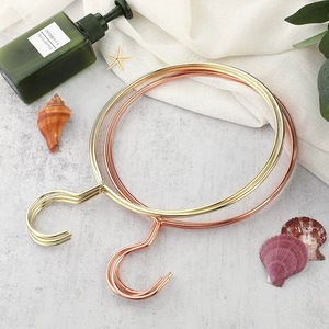 <span class=keywords><strong>Cintre</strong></span> d'écharpe <span class=keywords><strong>carré</strong></span> en or rose de luxe de haute qualité cintres Hijab ronds en métal doré support de rangement pour cravates - Product Image 4