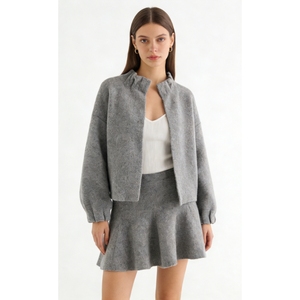 Ensemble 2 pièces en tricot gris pour femme - Manches bouffantes oversize et mini-jupe évasée - Tenue tendance - Product Image 5