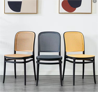 Chaises de salle à manger empilables en plastique, modernes et colorées, pour café, extérieur, parc et école - Vente en gros