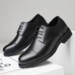 Baskets décontractées en cuir pour hommes avec fermeture à lacets mocassins en caoutchouc à motif solide chaussures de marche à semelle souple pour les mariages d'hiver - Product Image 5