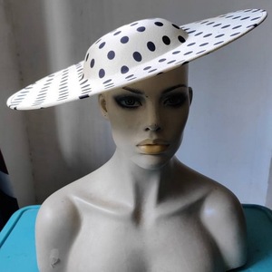 Chapeau en sinamay à pois pour femme, 40*40cm, vente en gros, à large bord plat, pour église, courses, mariage, invitées et occasions formelles - Product Image 5